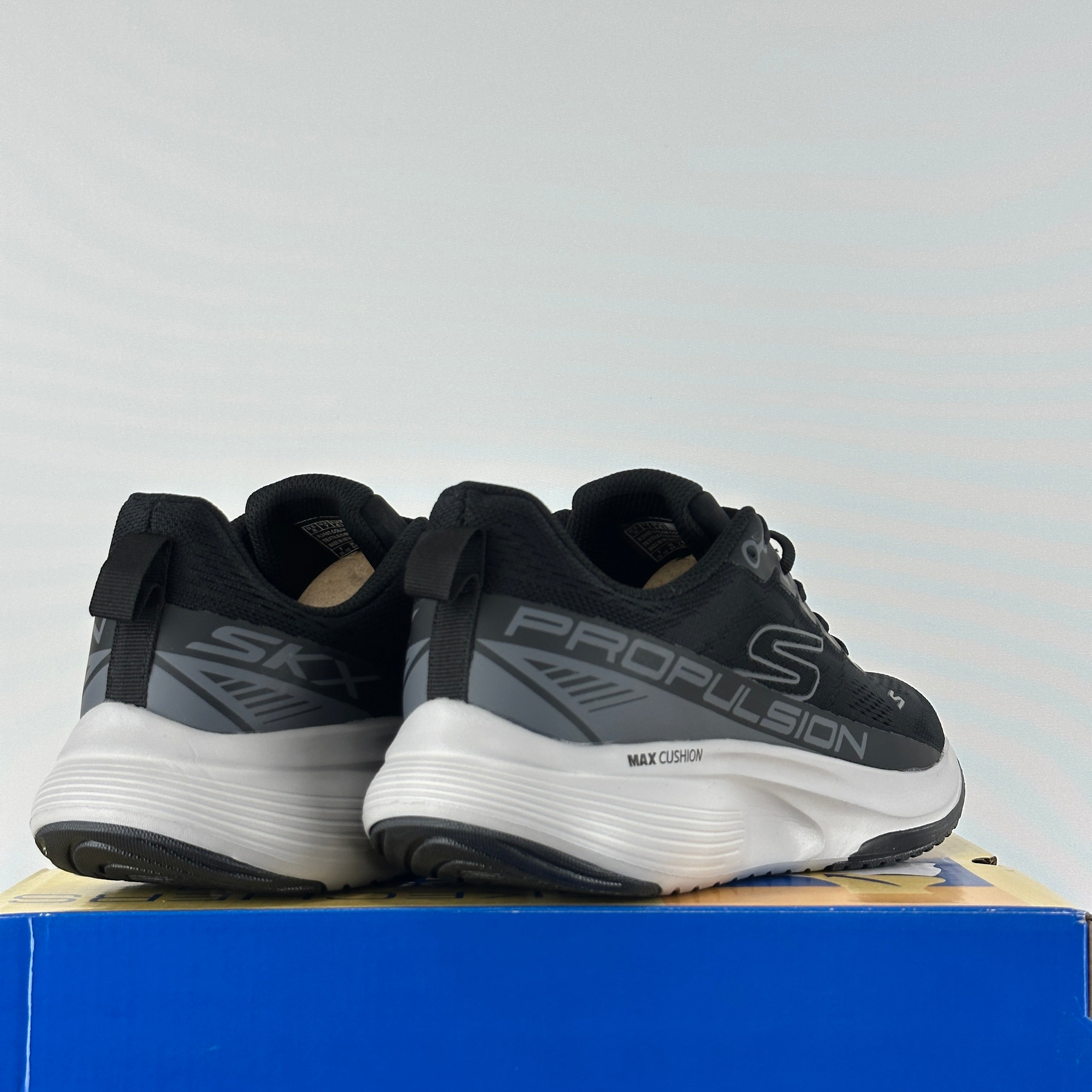 Skechers Max Cushioning black-grey