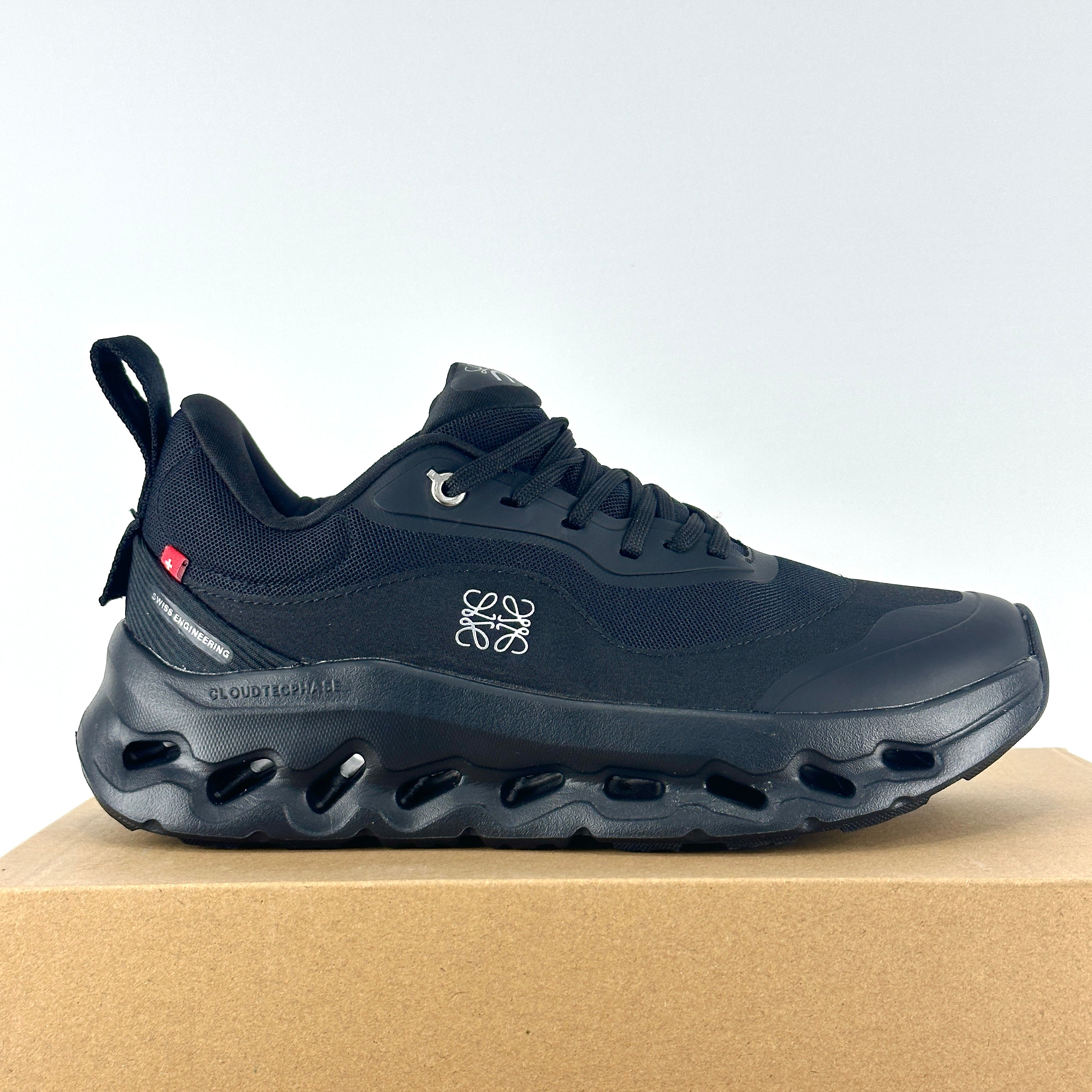 On x Loewe cloudtilt black