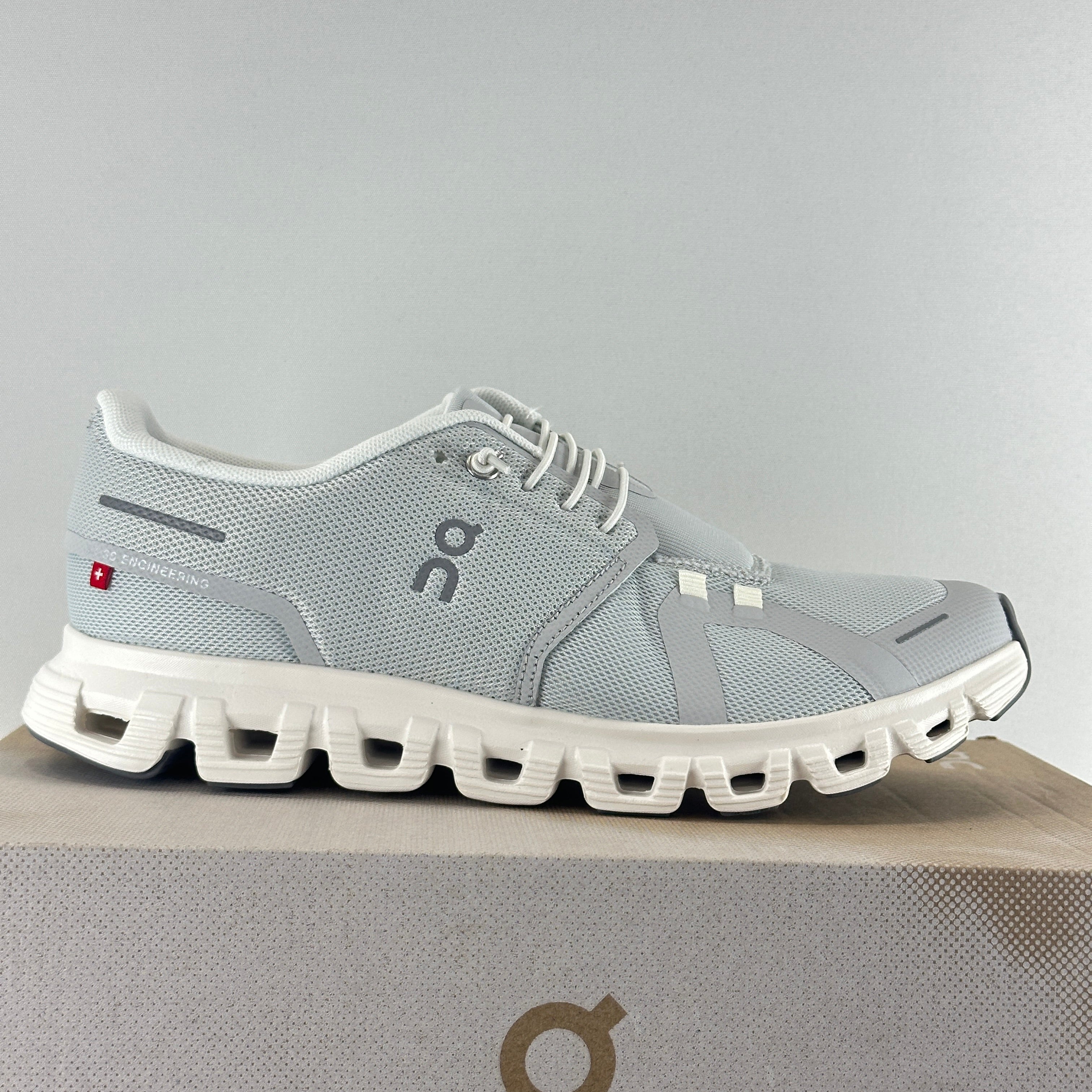 Cloud 6 Grey-White