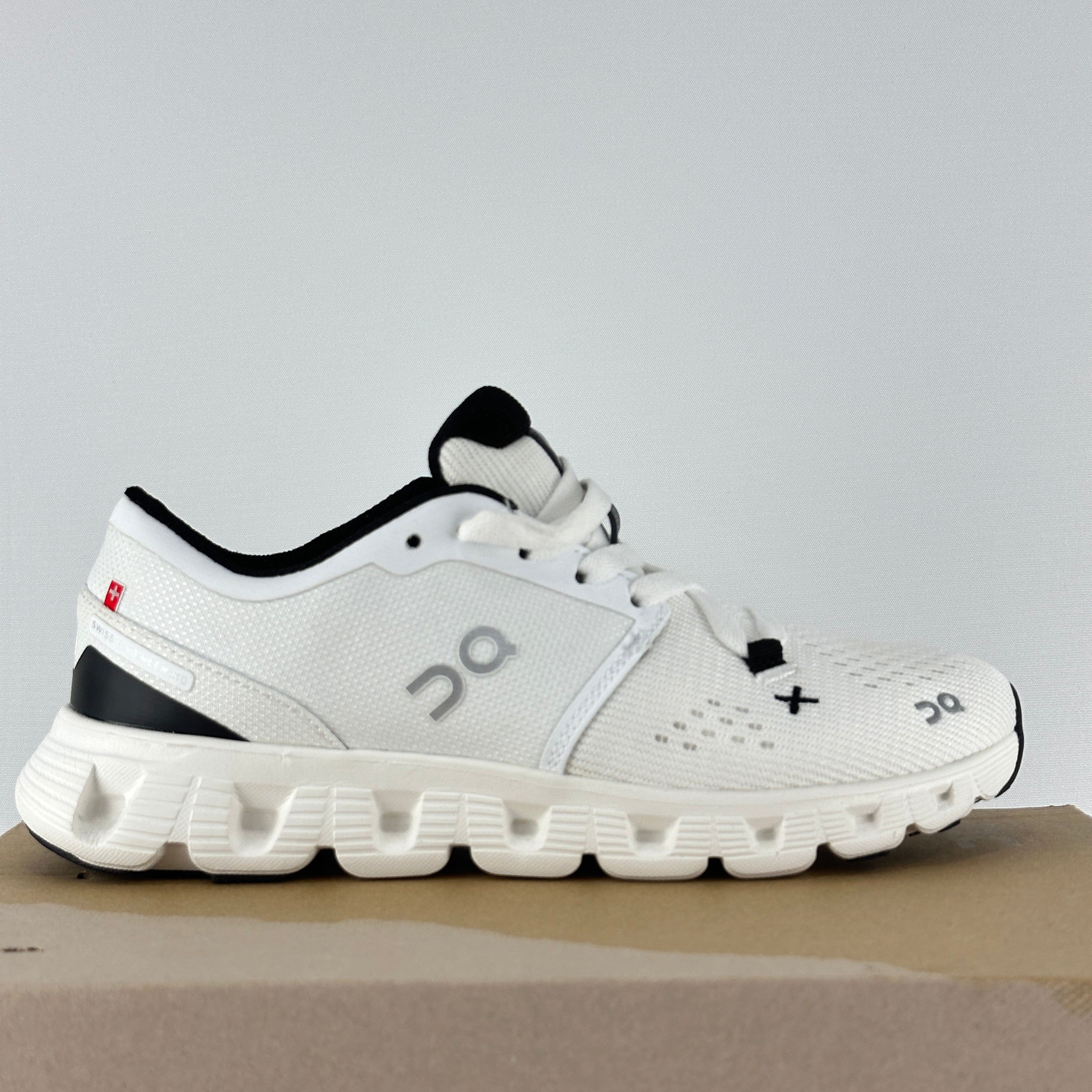 Cloud x4 white