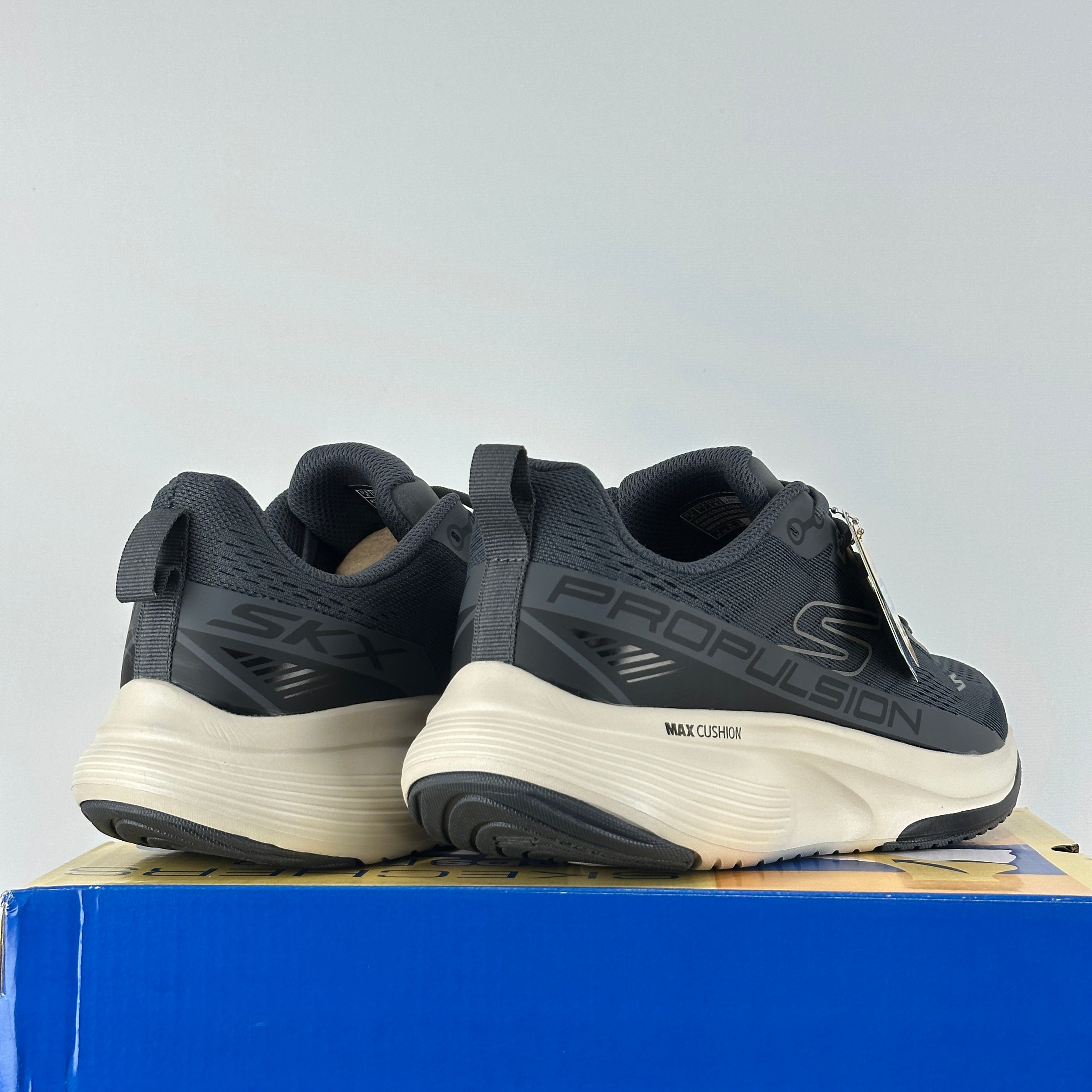 Skechers Max Cushioning grey