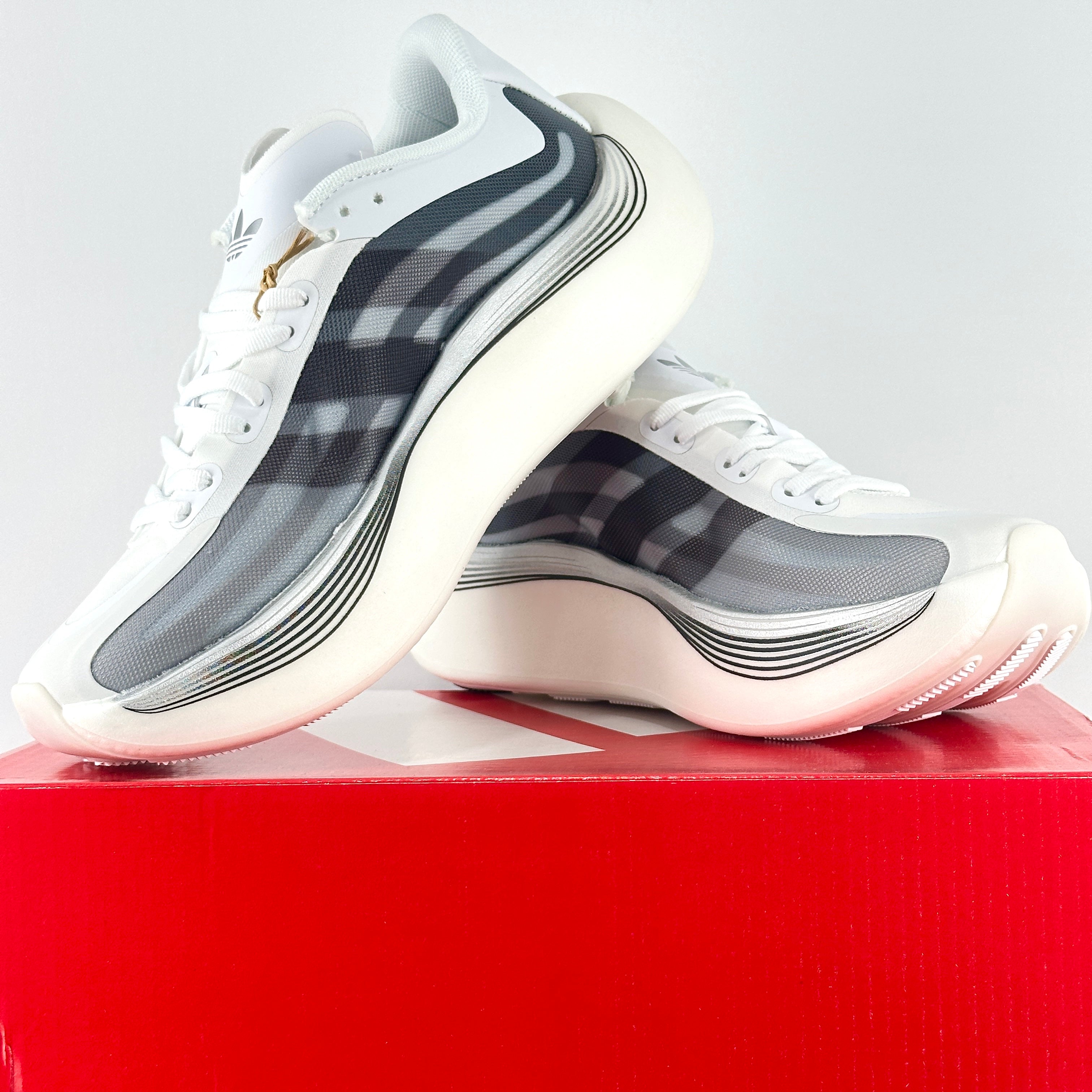 A. Hyperboost Euphoria LT white-black