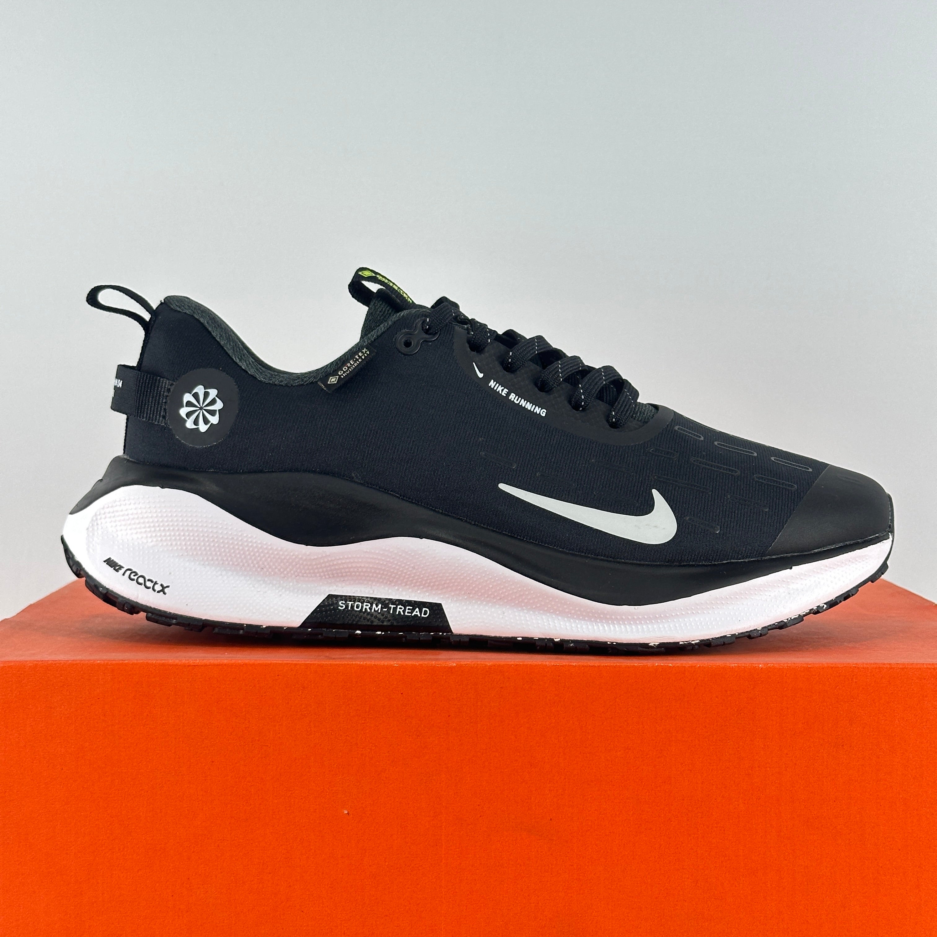 N. React infinity GTX Black-White