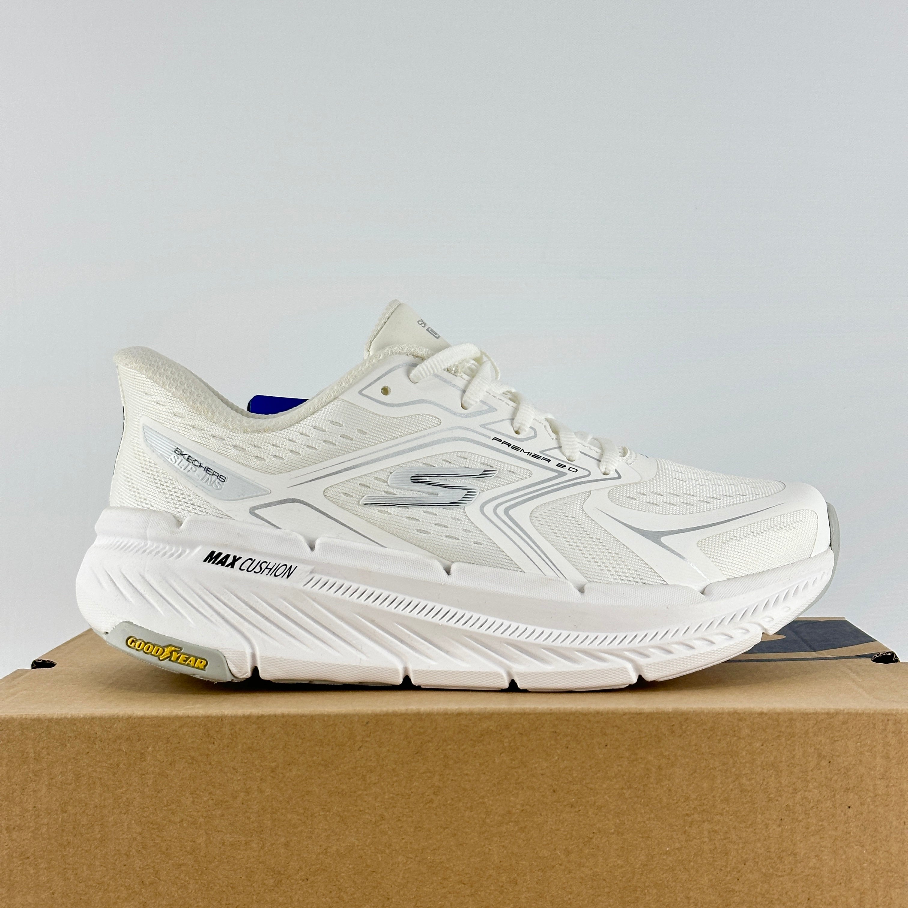 Skechers max cu. Full white