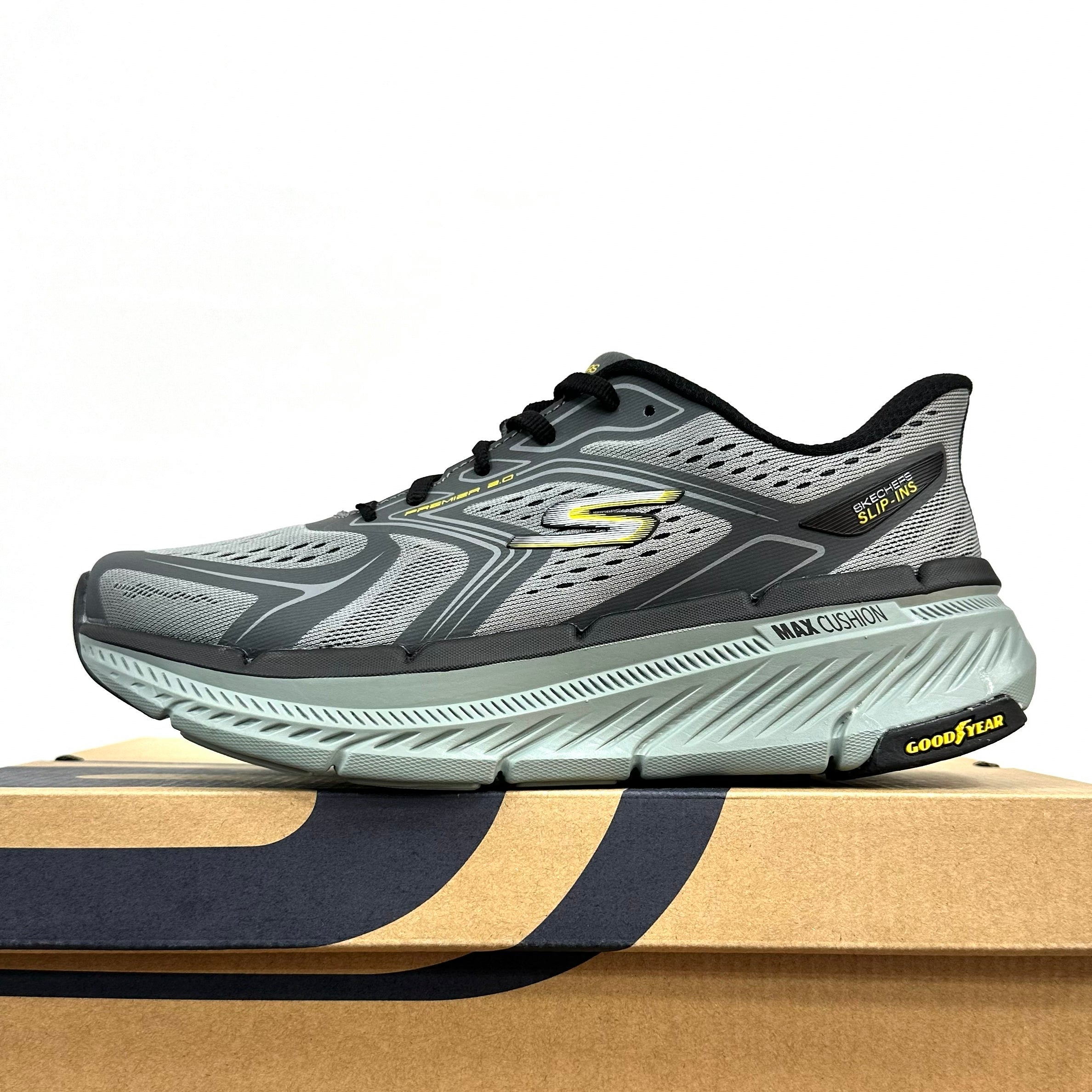 Skechers Max Cushioning