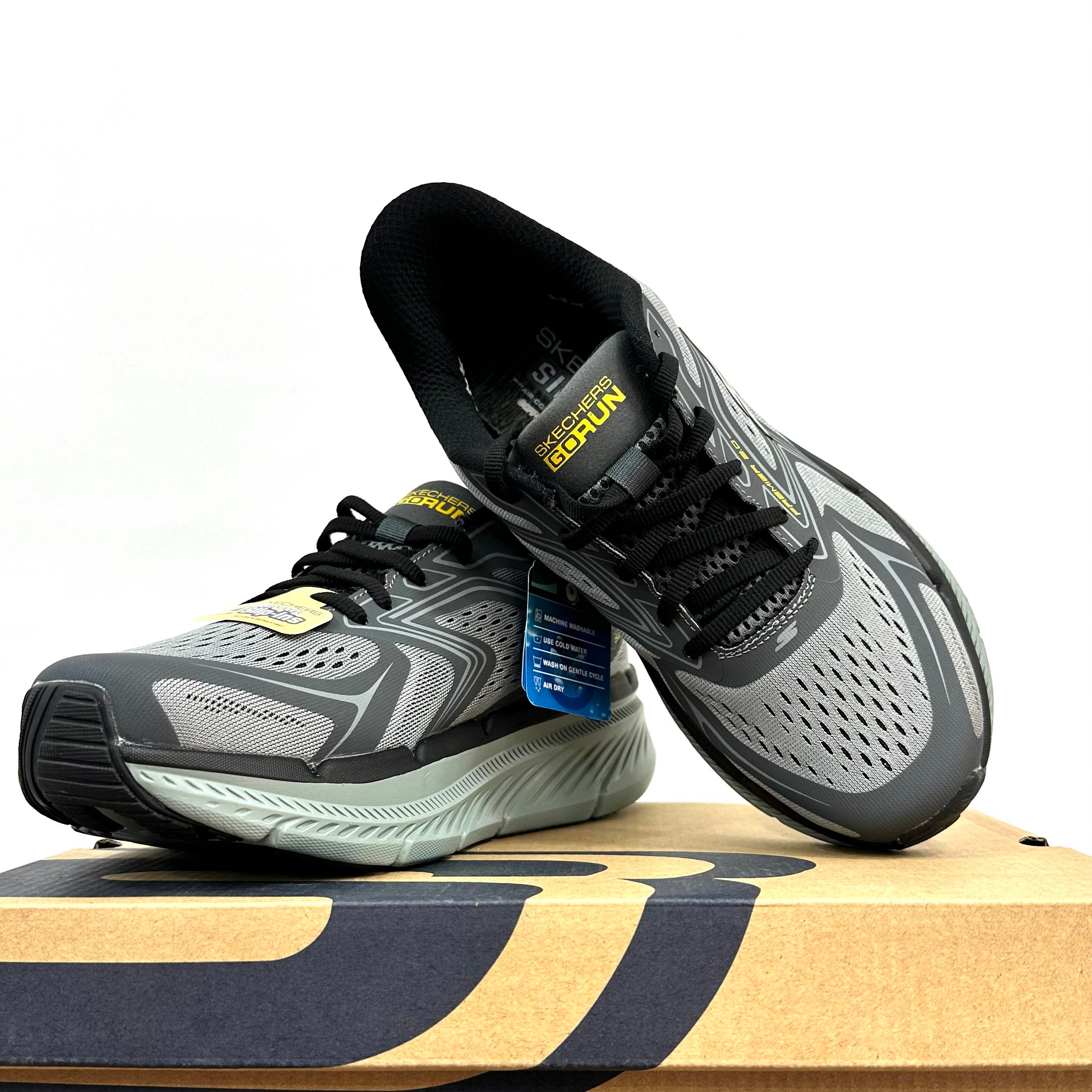 Skechers Max Cushioning