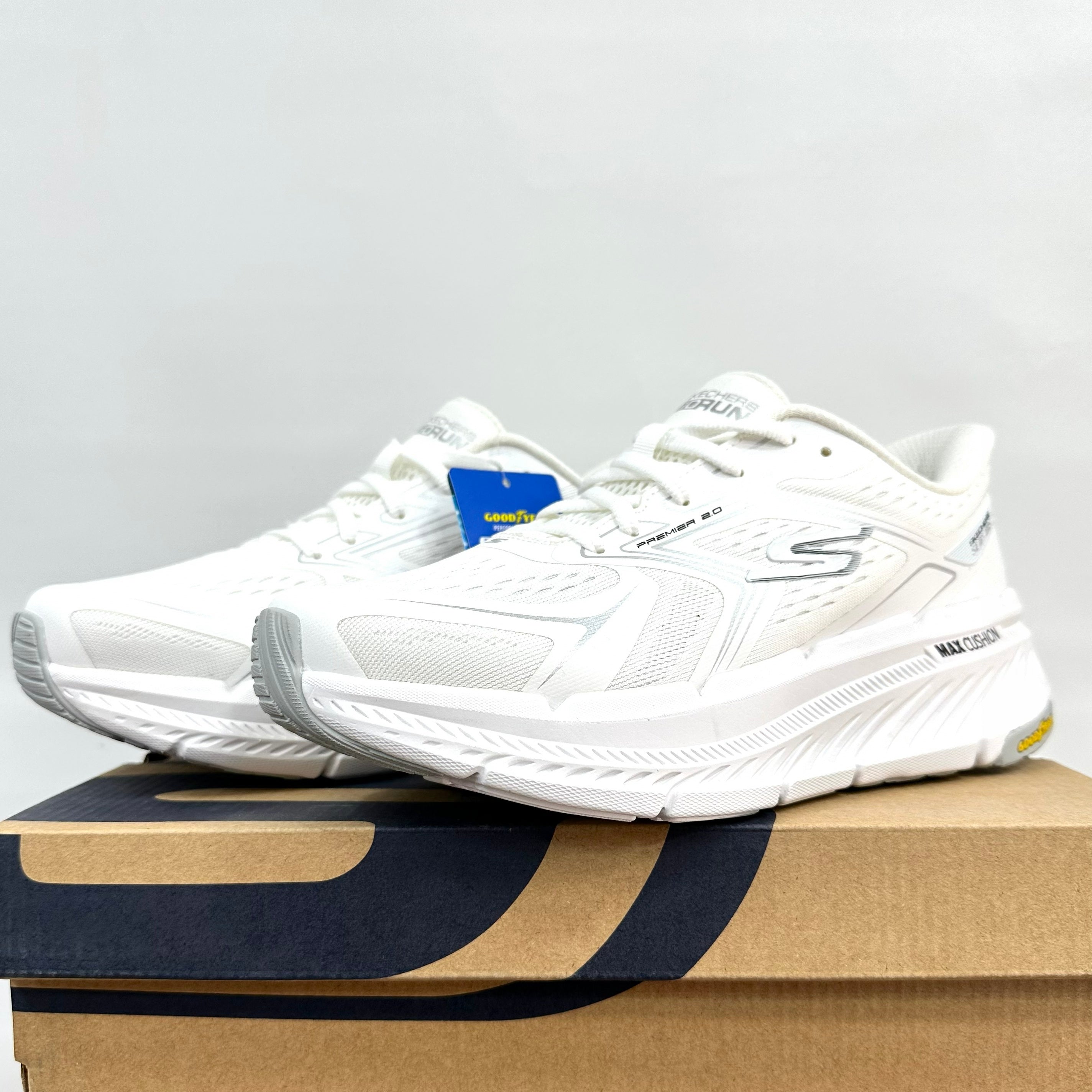 Skechers Max Cushioning