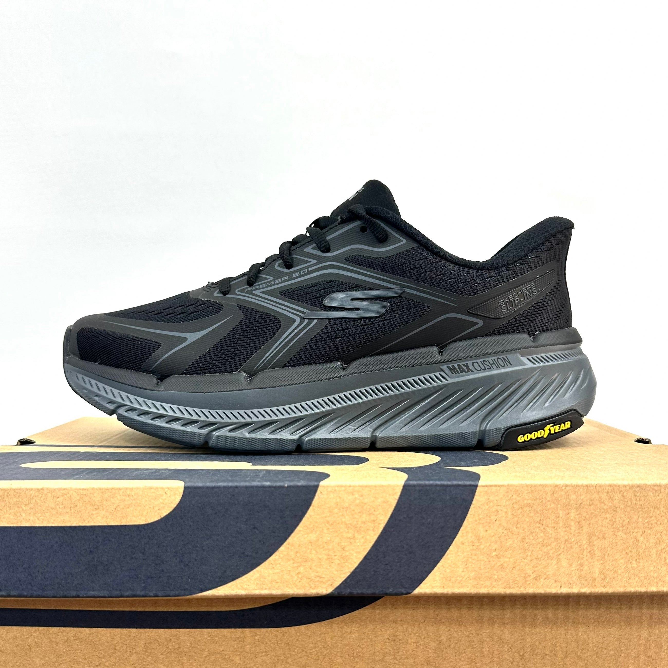 Skechers Max Cushioning