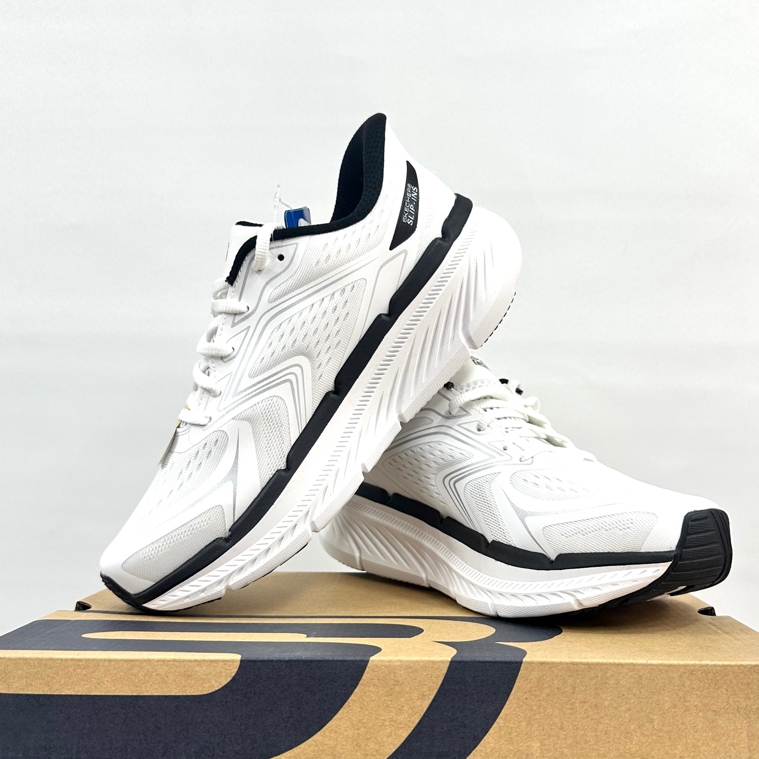 Skechers Max Cushioning
