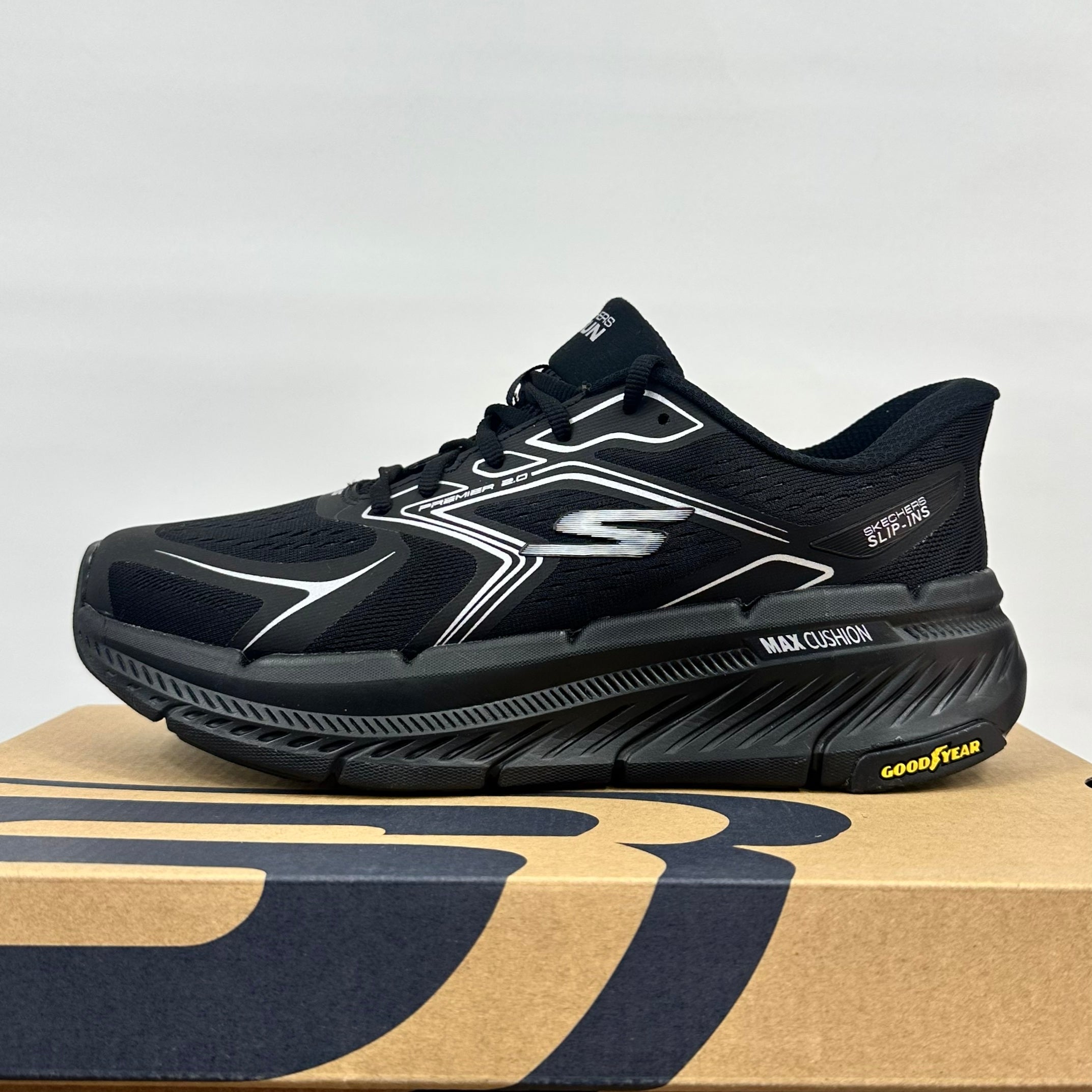 Skechers Max Cushioning
