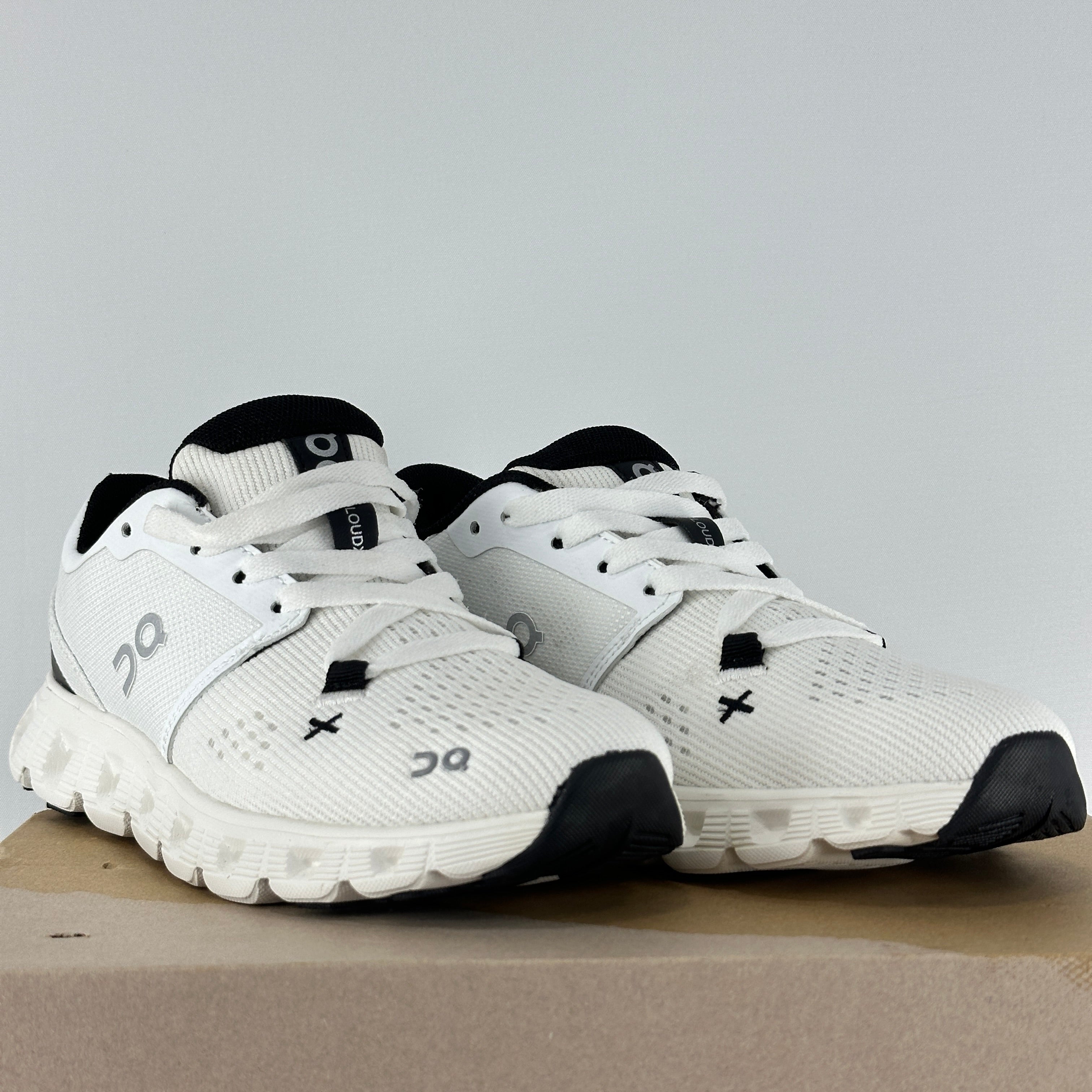 Cloud x4 white