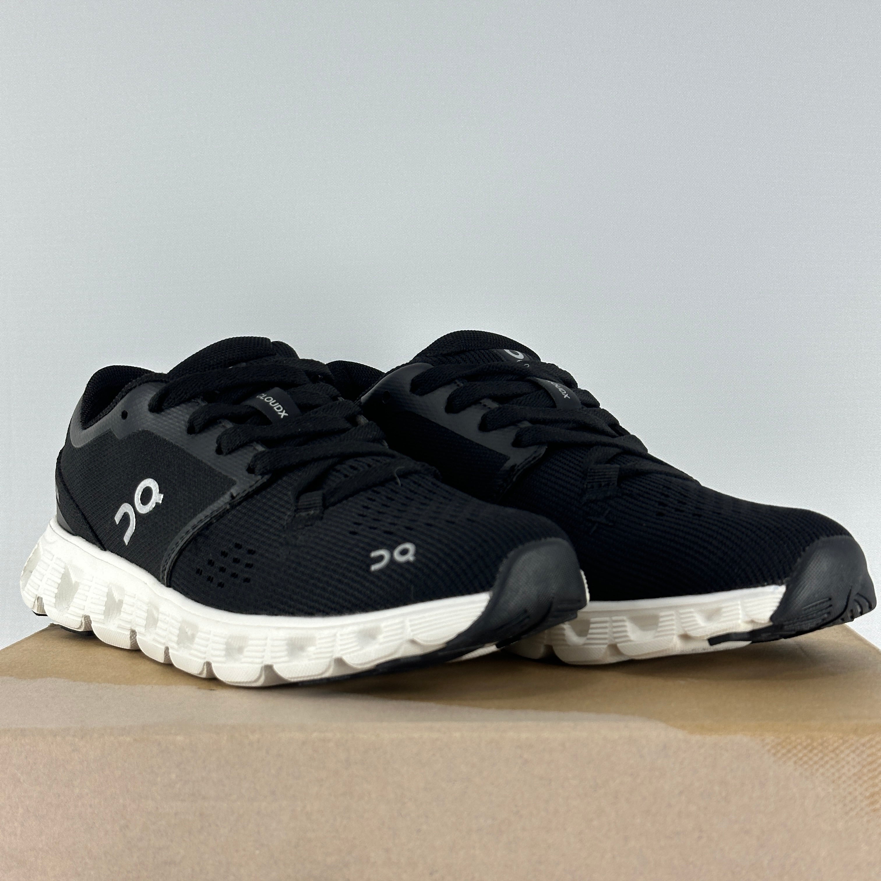 Cloud x4 black-white
