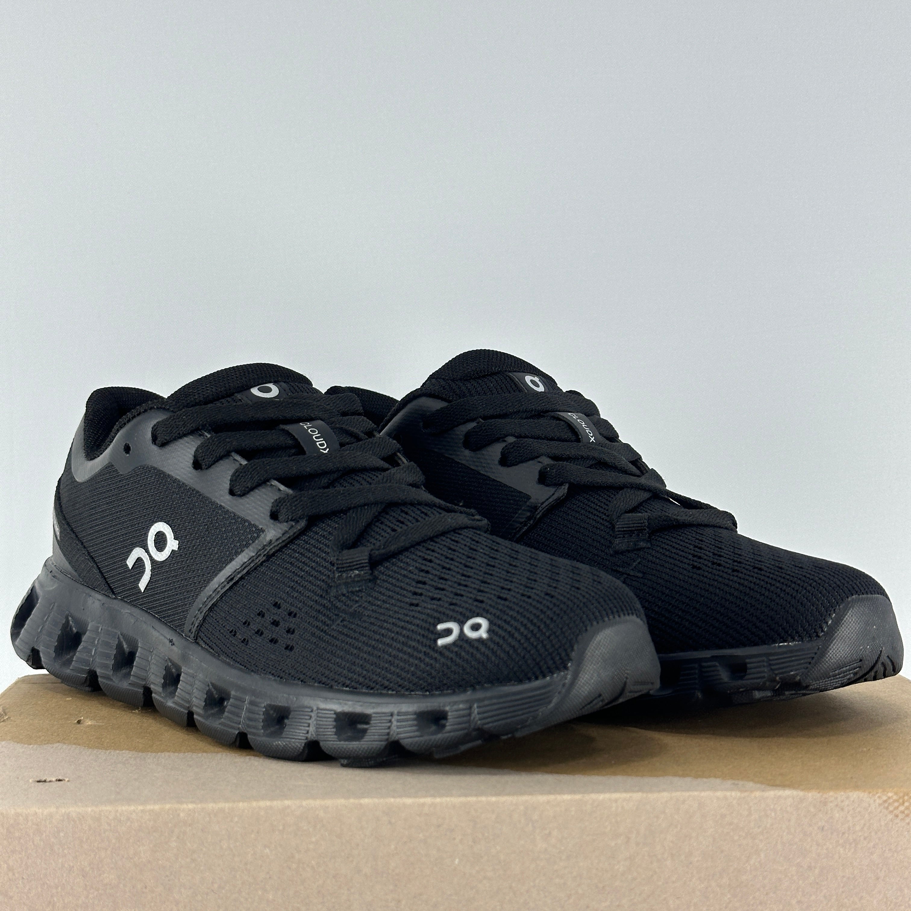 Cloud x4 black