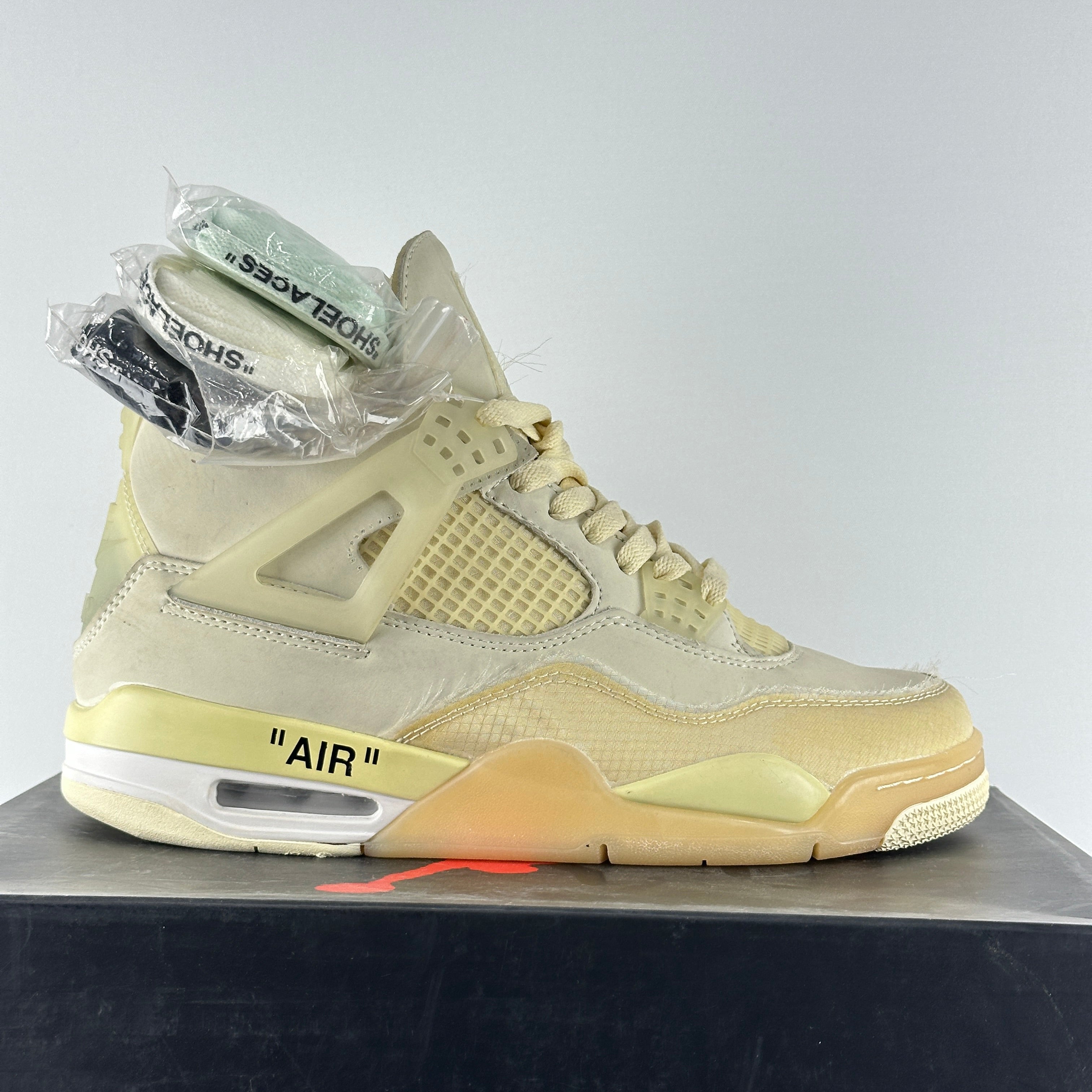 J4 Retro Off-White