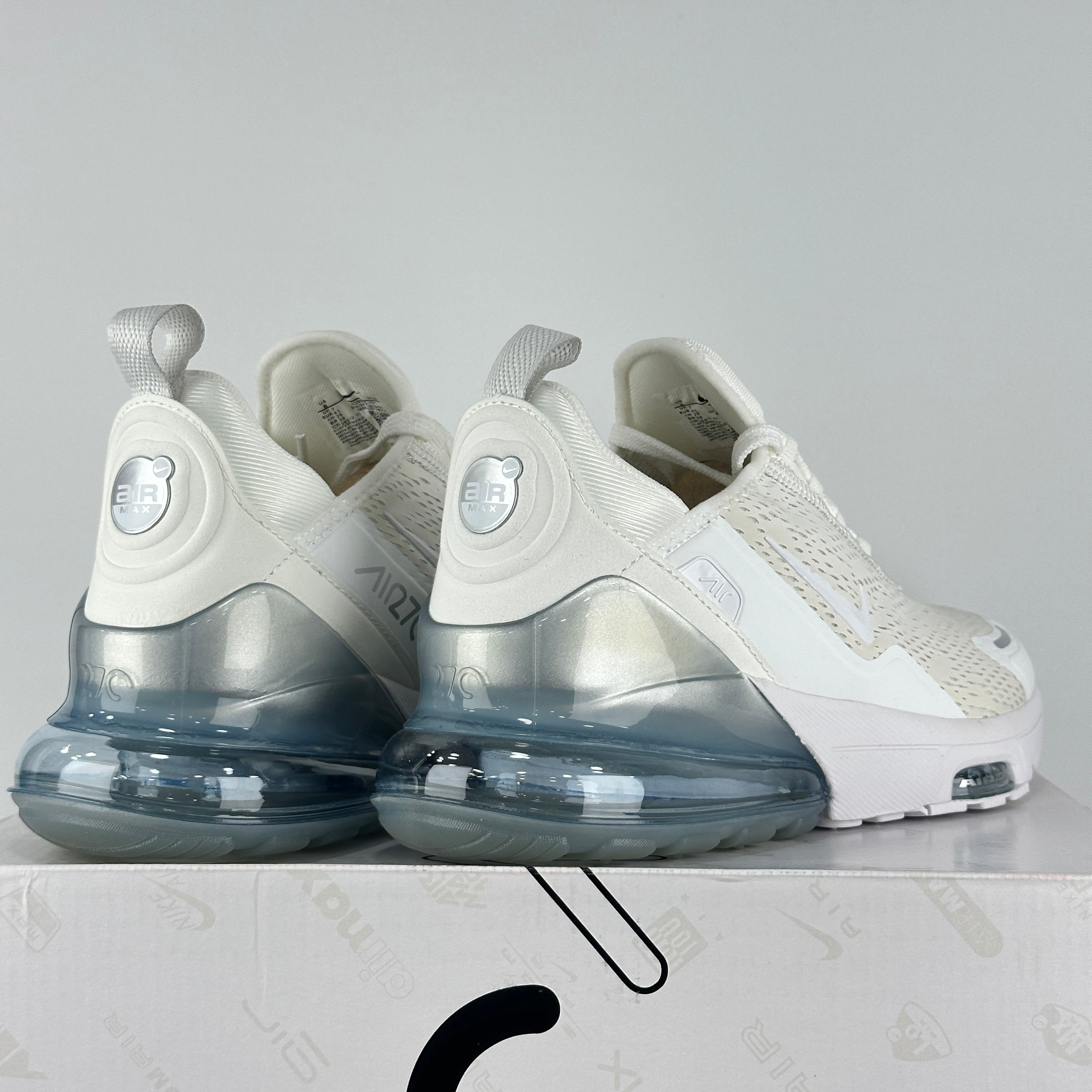 A. Max 270 white