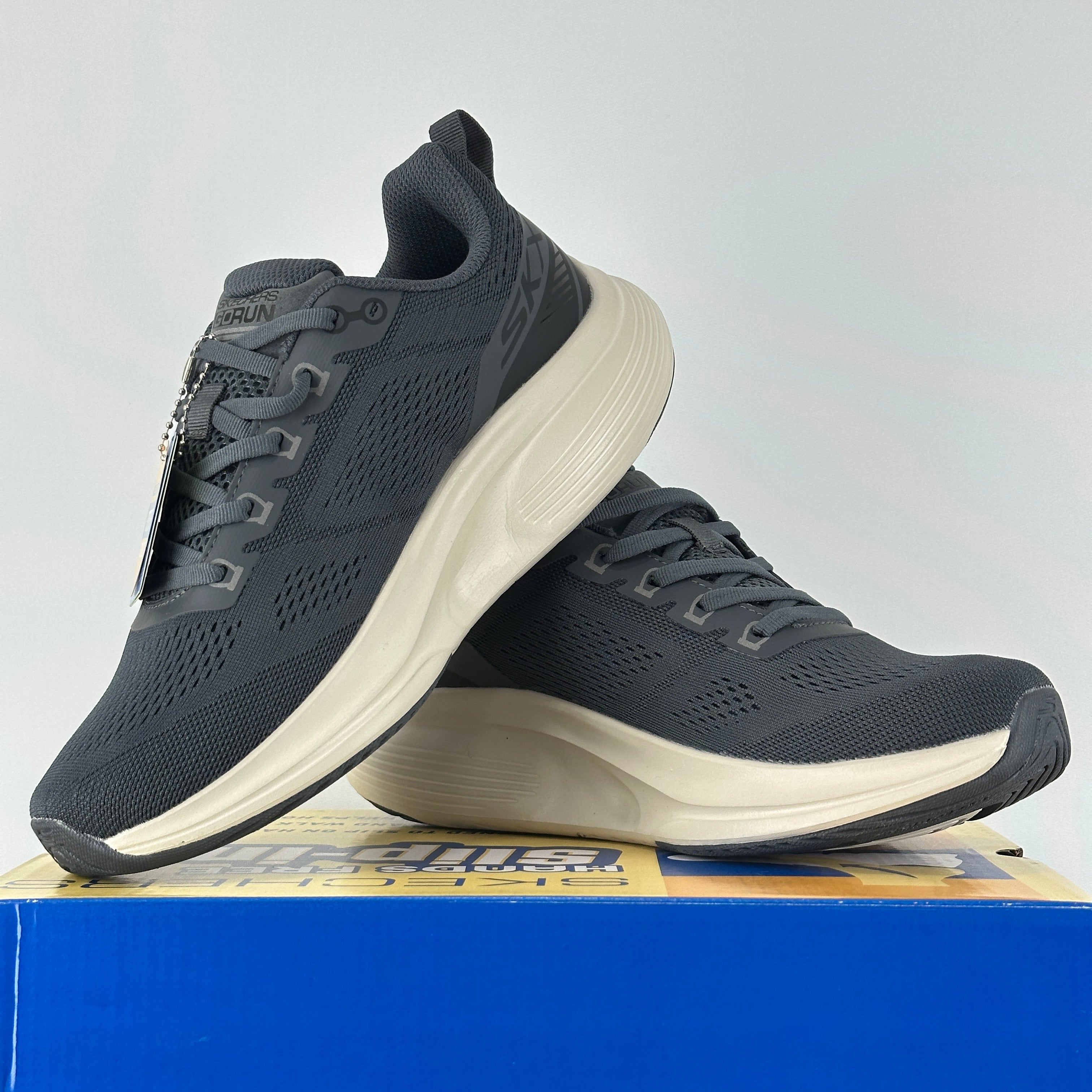 Skechers Max Cushioning grey