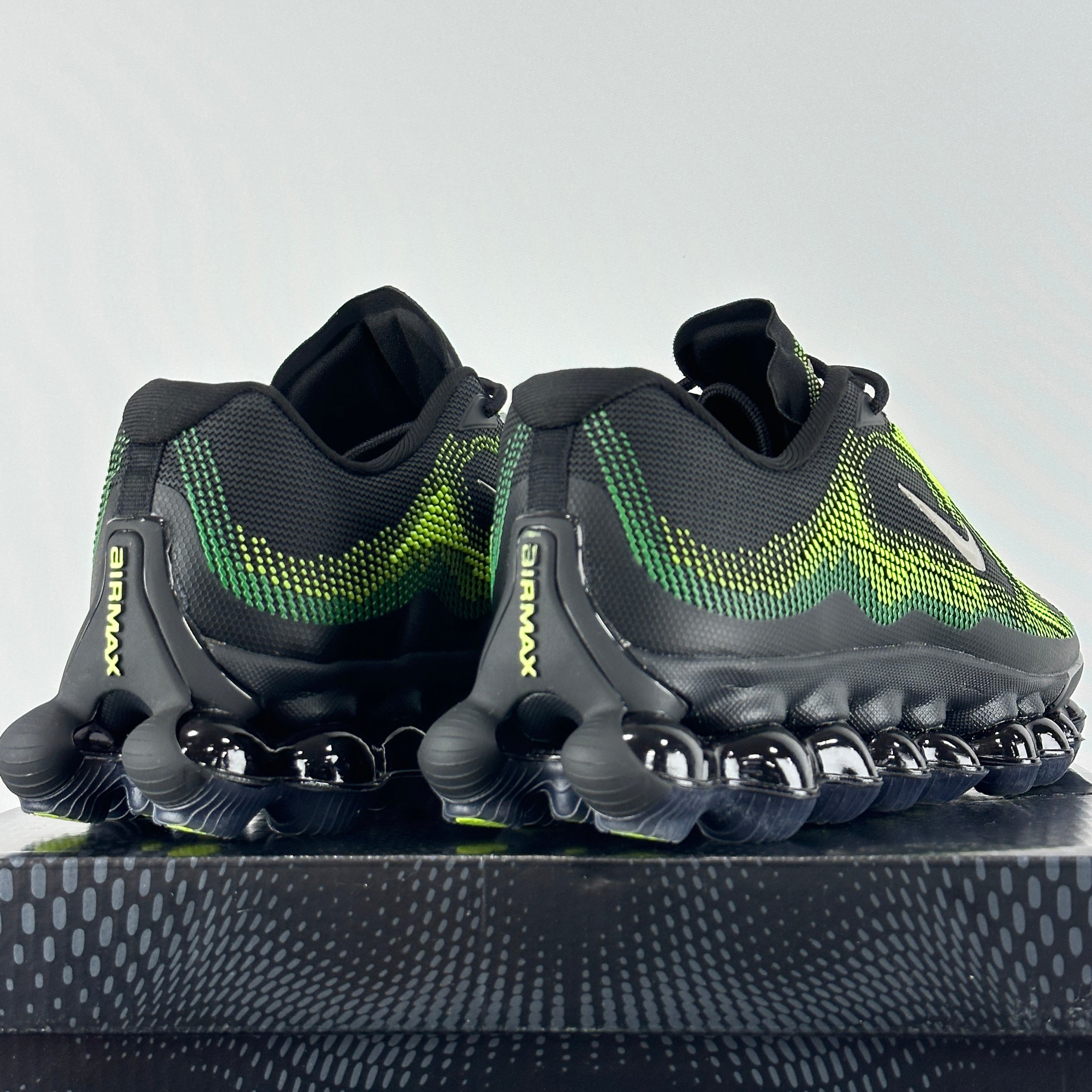 N. Liquid max black-green