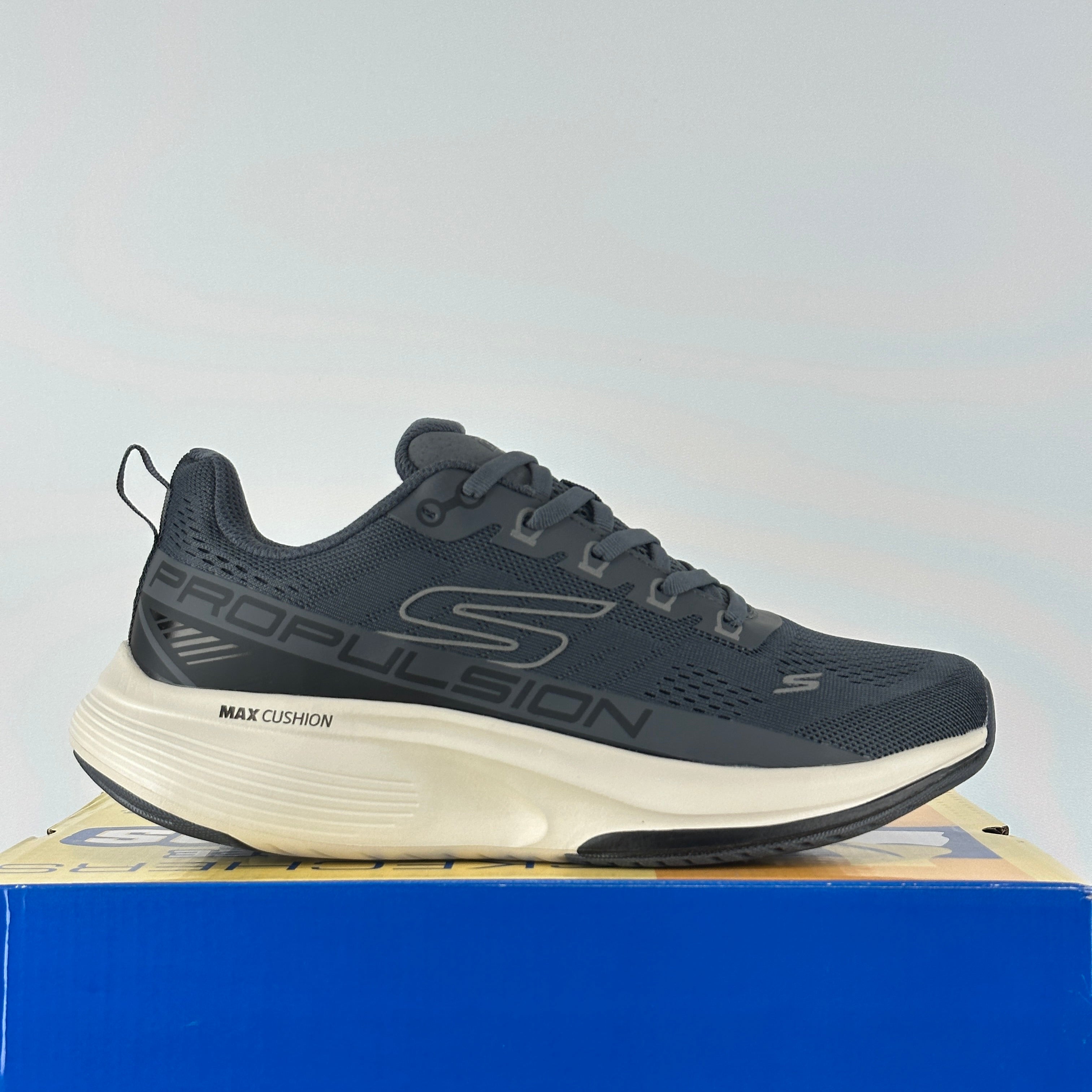 Skechers Max Cushioning grey