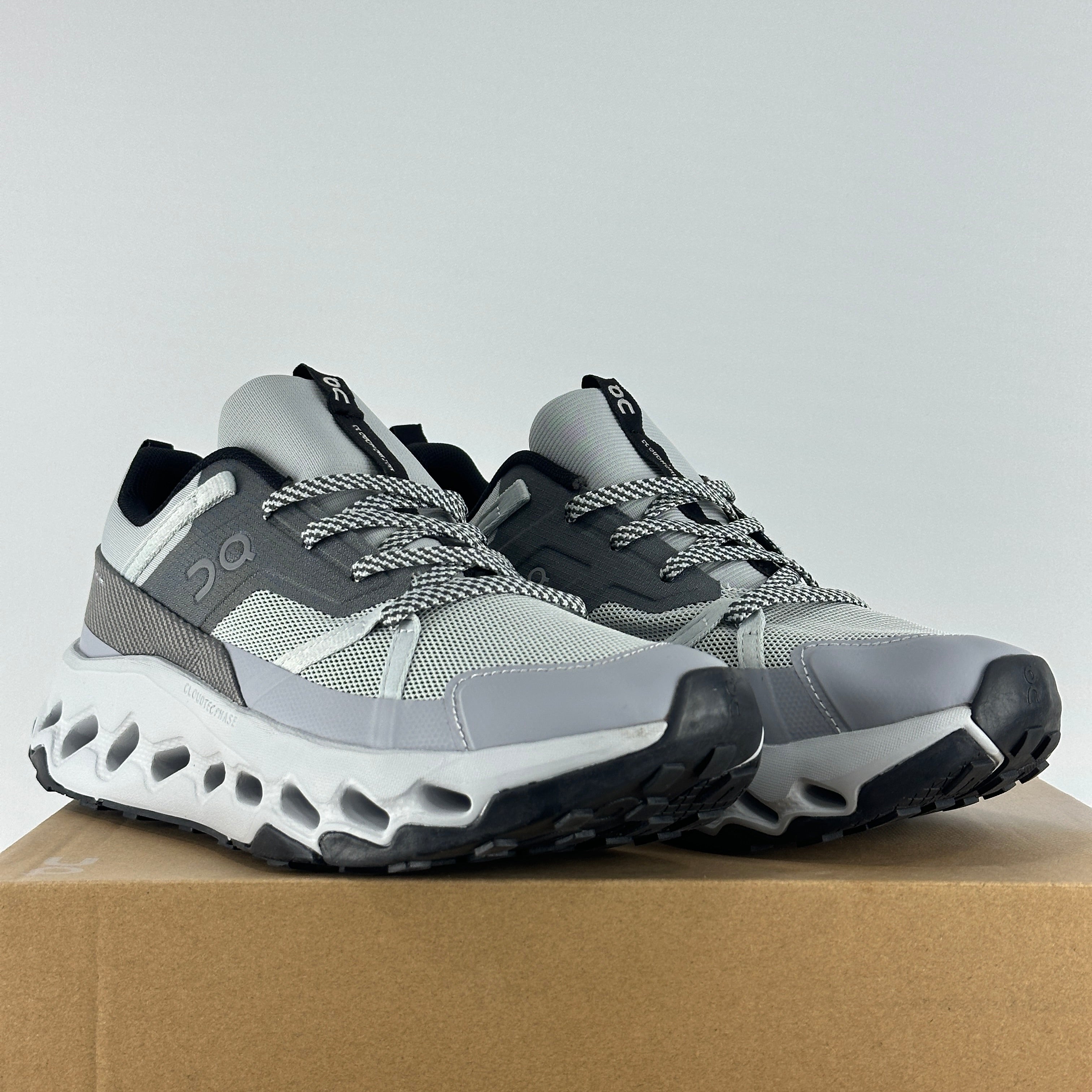 Cloud horizon grey