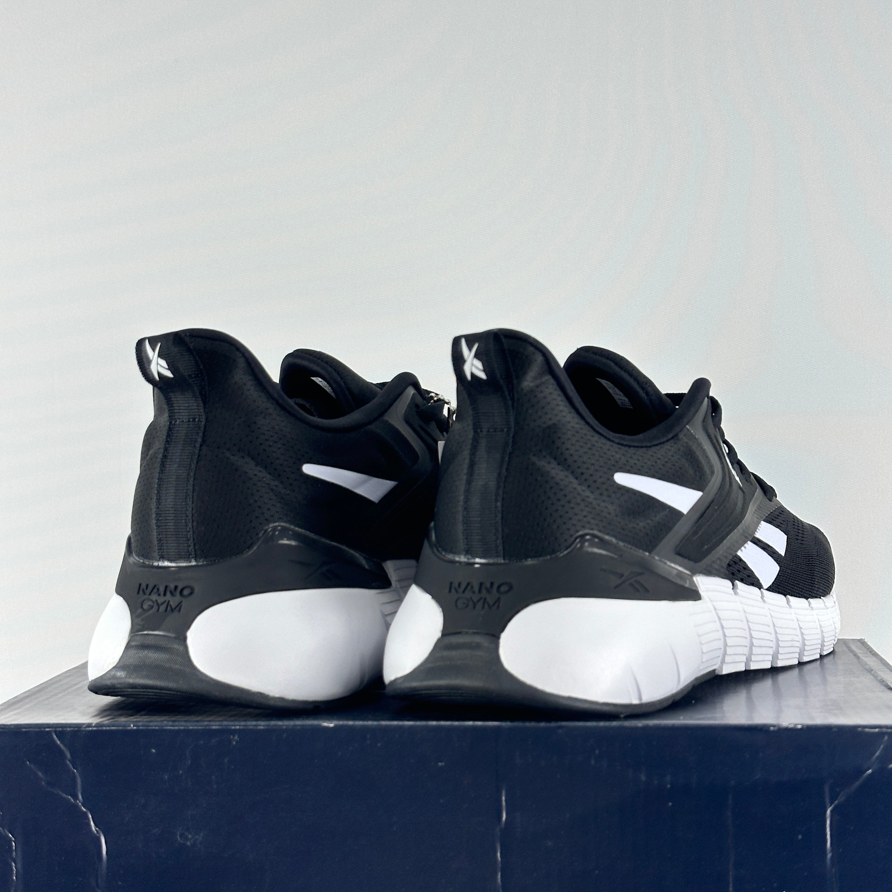 Re. Nano Gym black-white