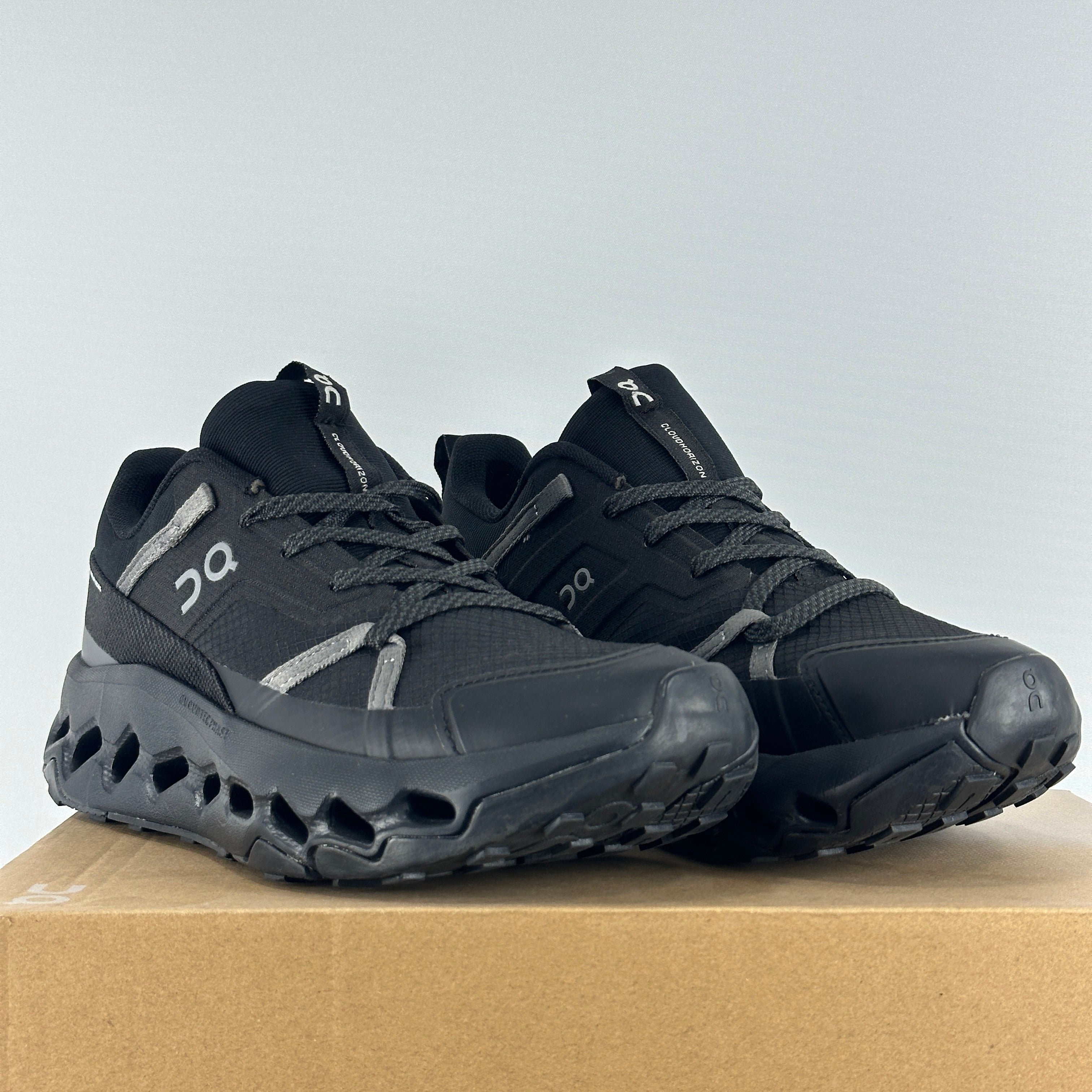 Cloud horizon black