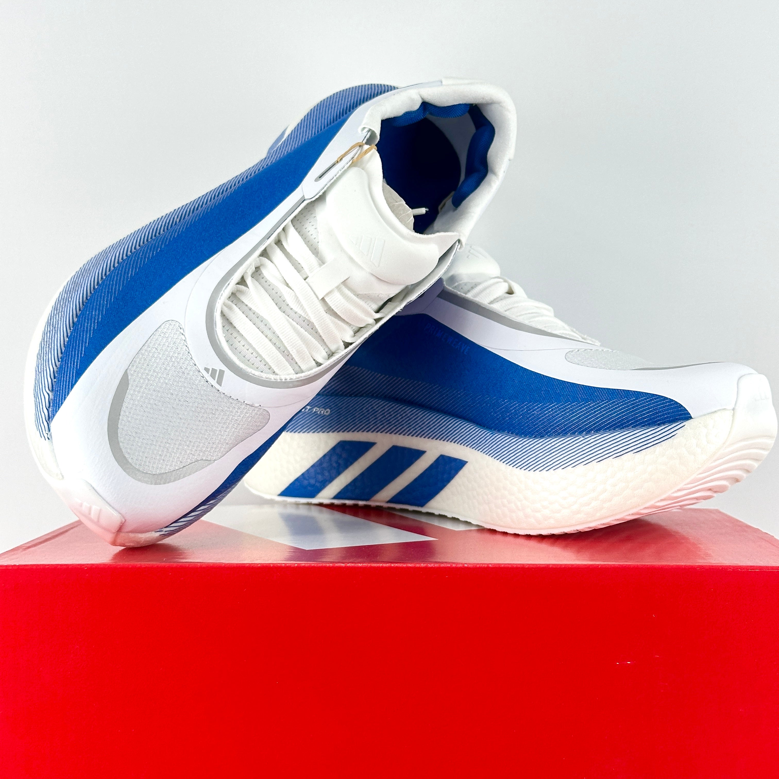 A. Hyperboost Edge white-blue