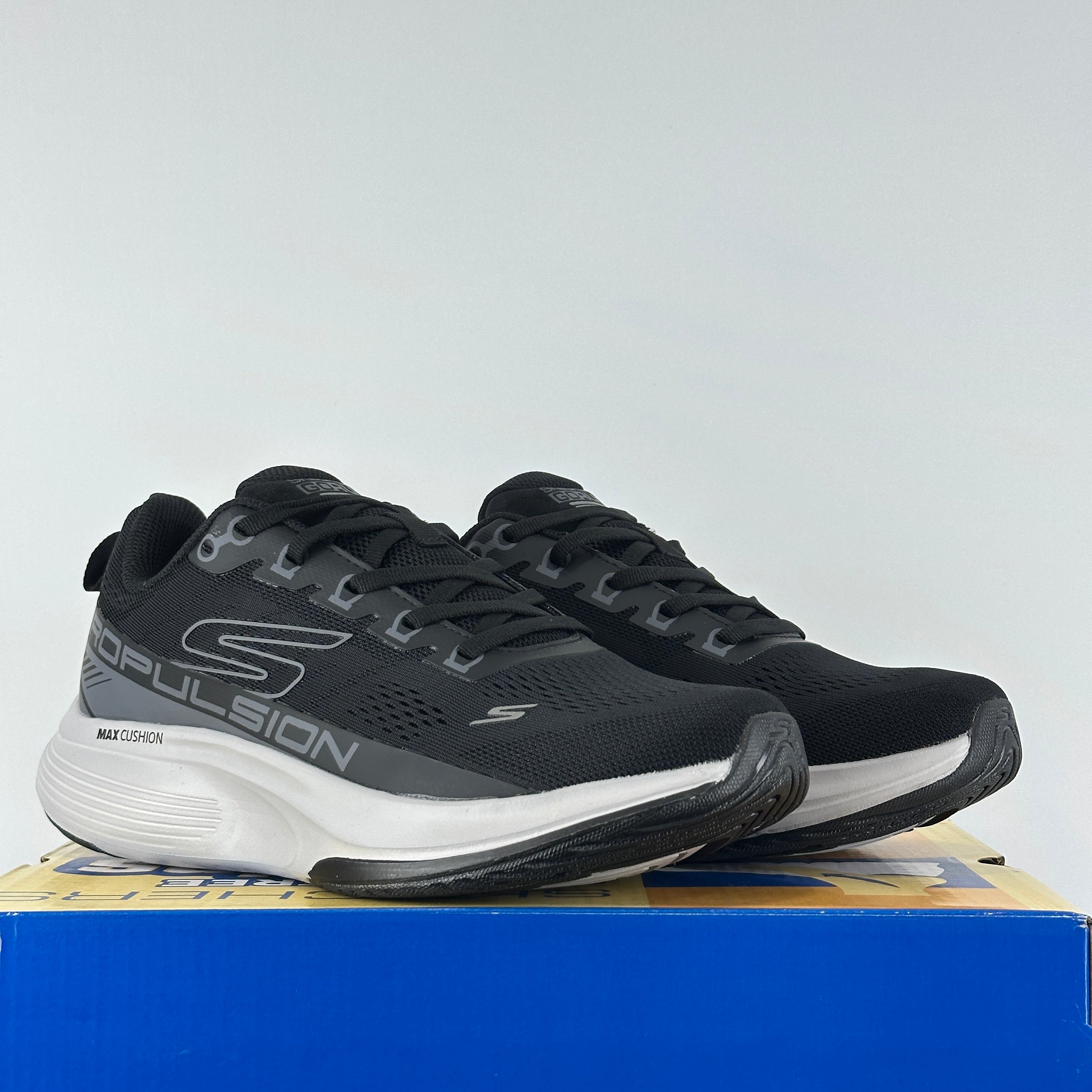 Skechers Max Cushioning black-grey