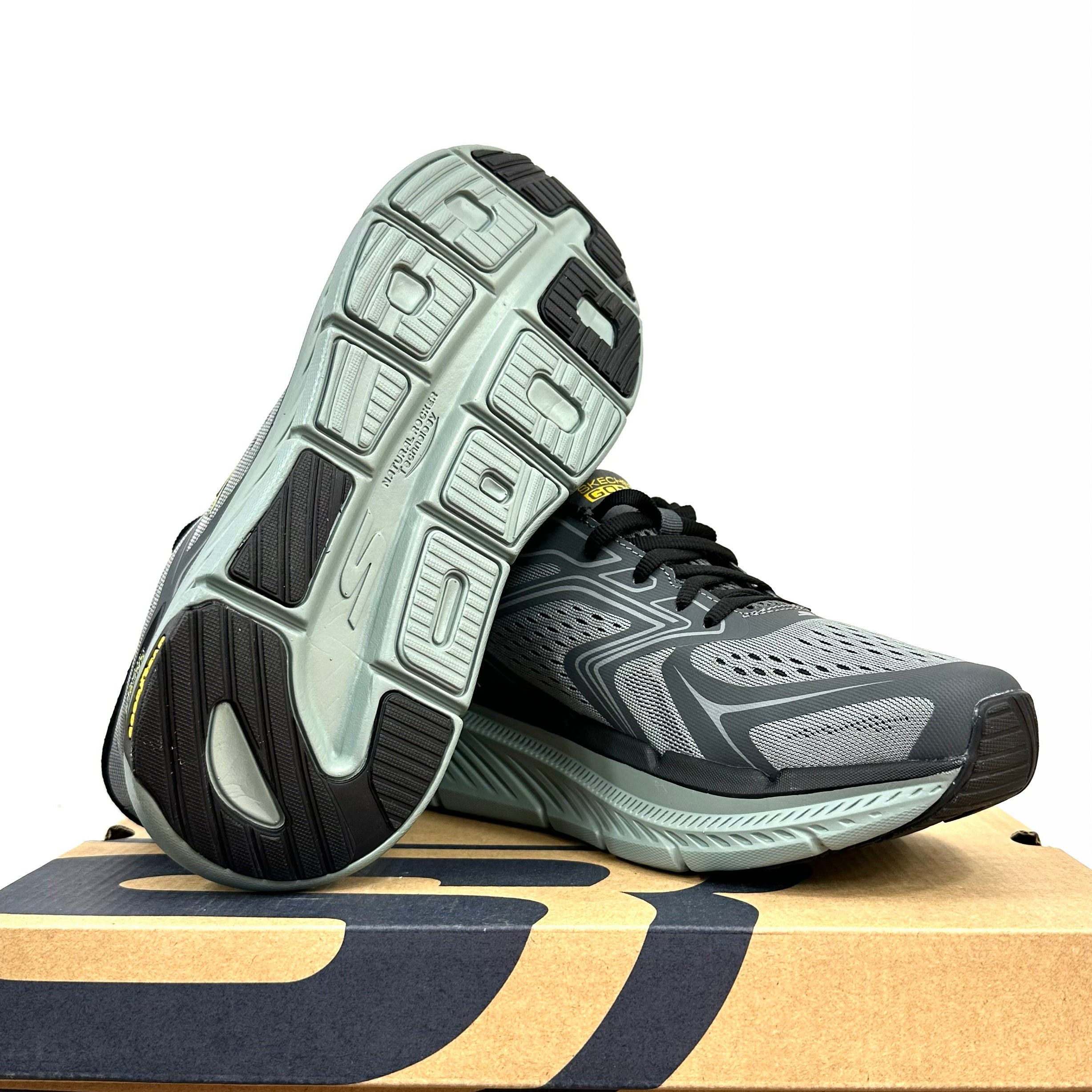 Skechers Max Cushioning