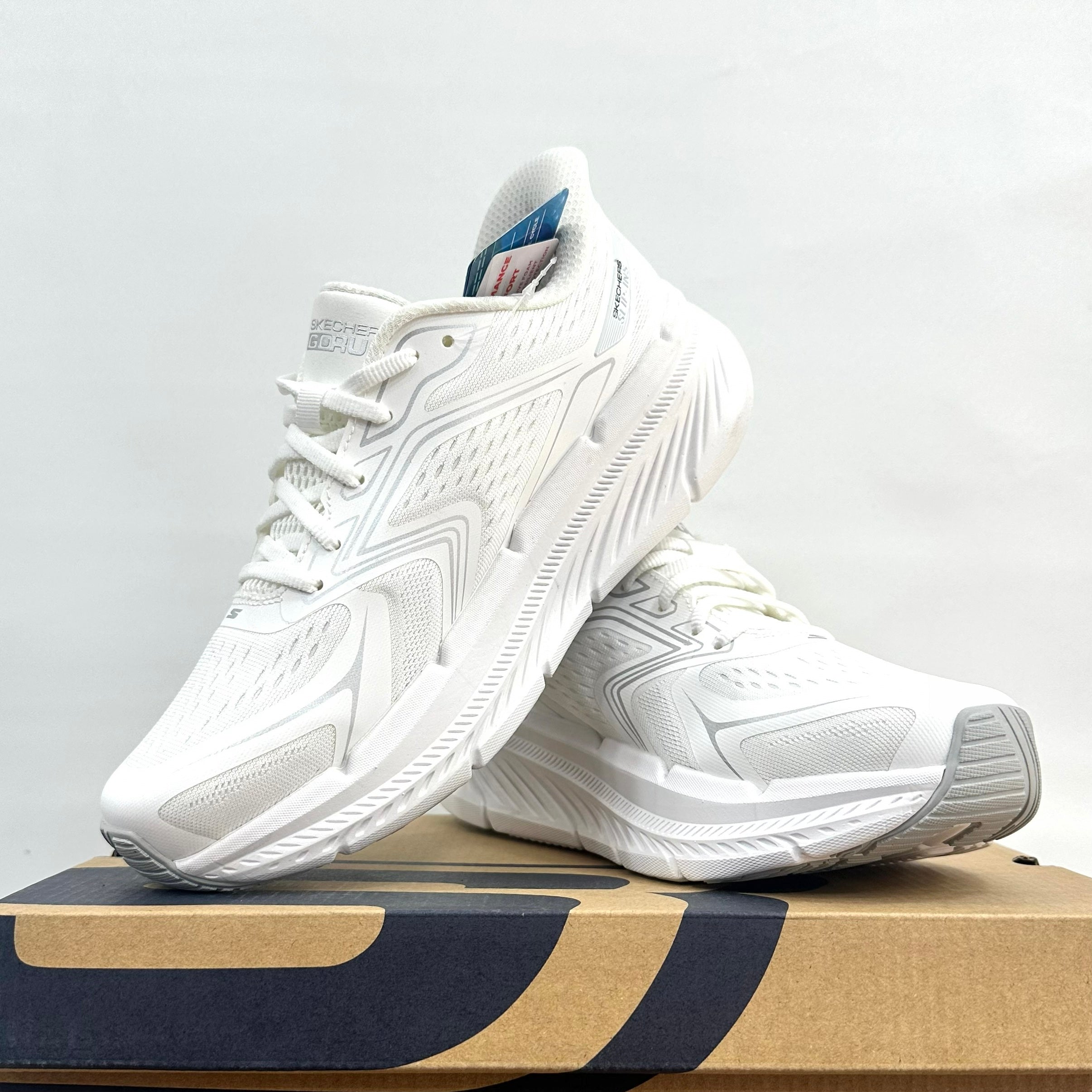 Skechers Max Cushioning