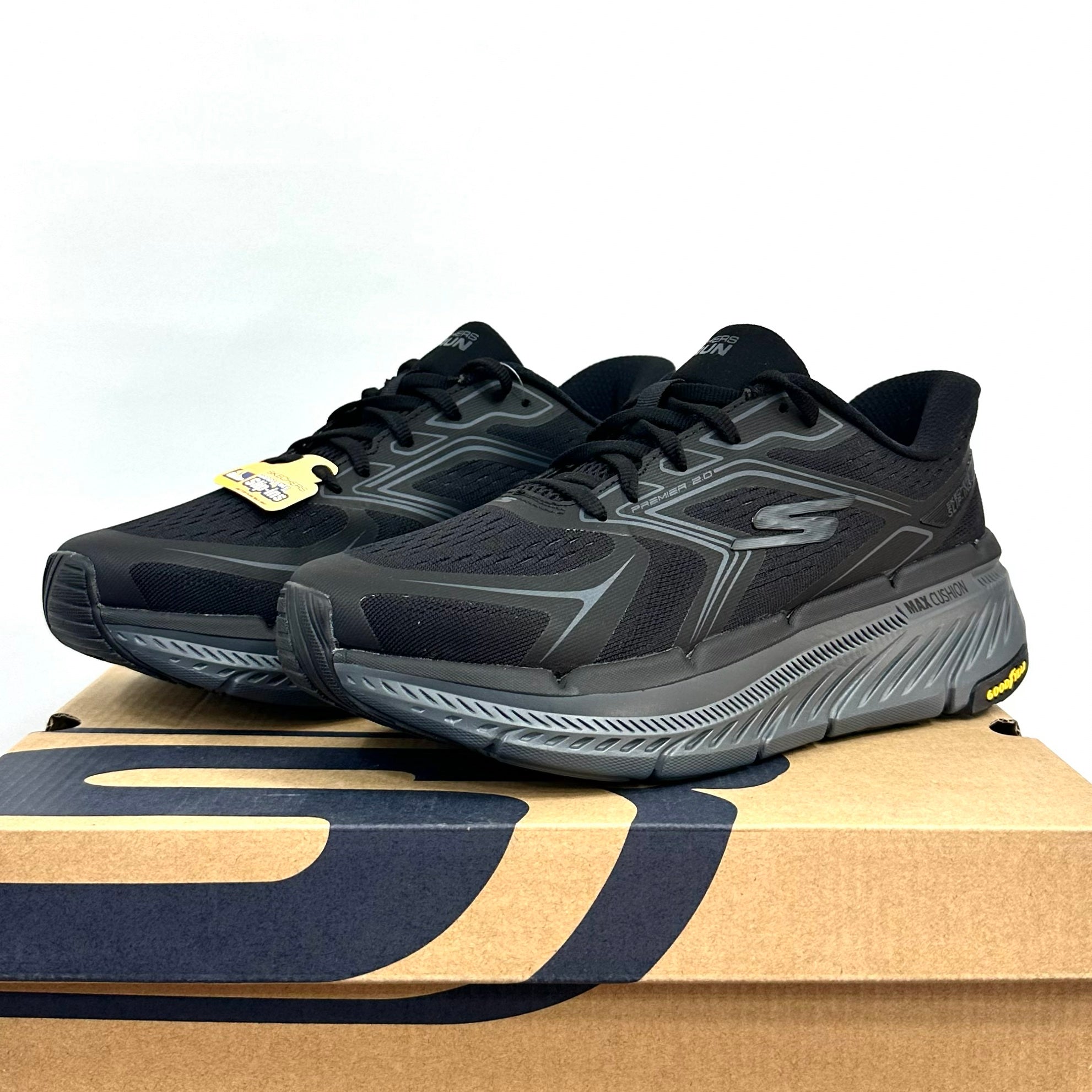 Skechers Max Cushioning