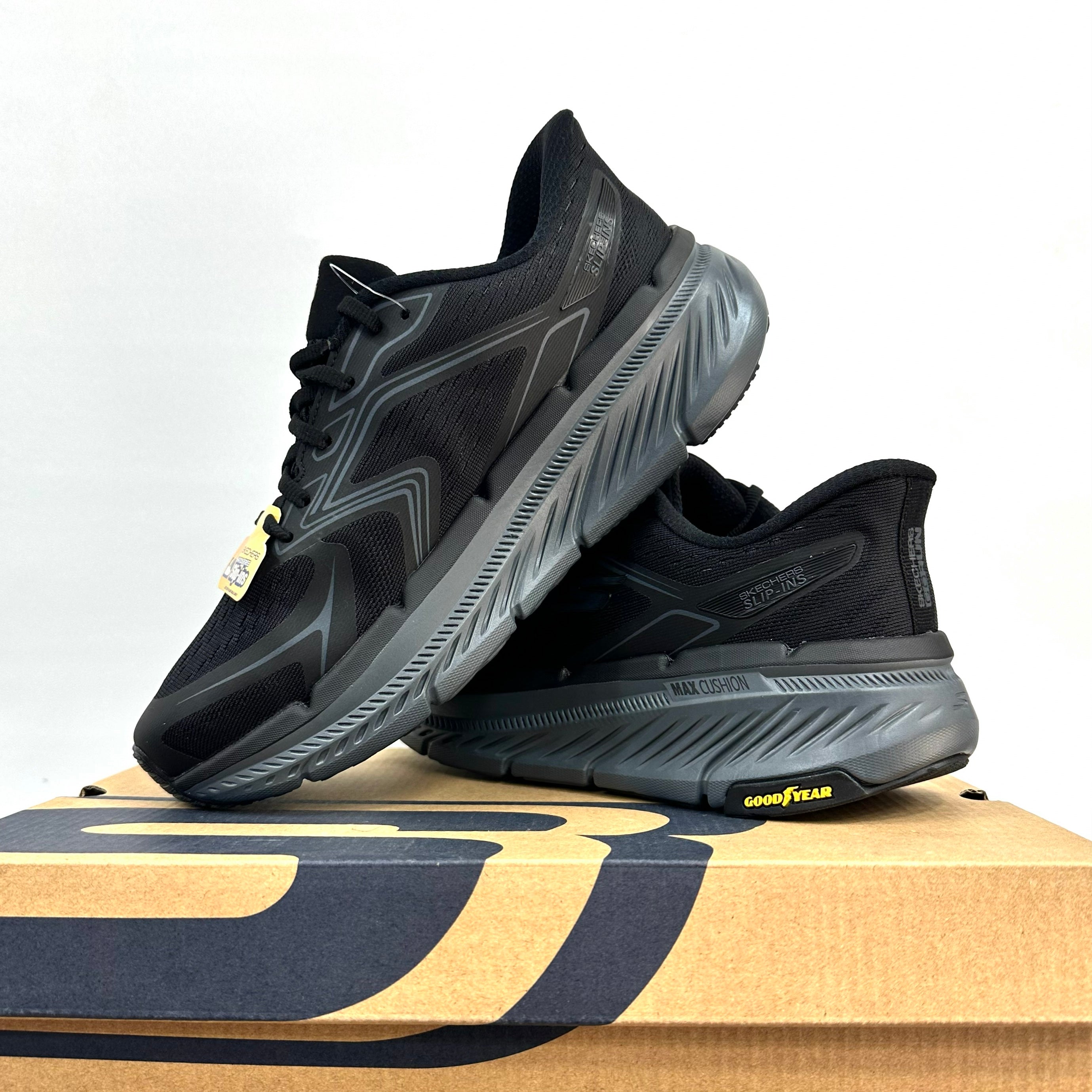 Skechers Max Cushioning